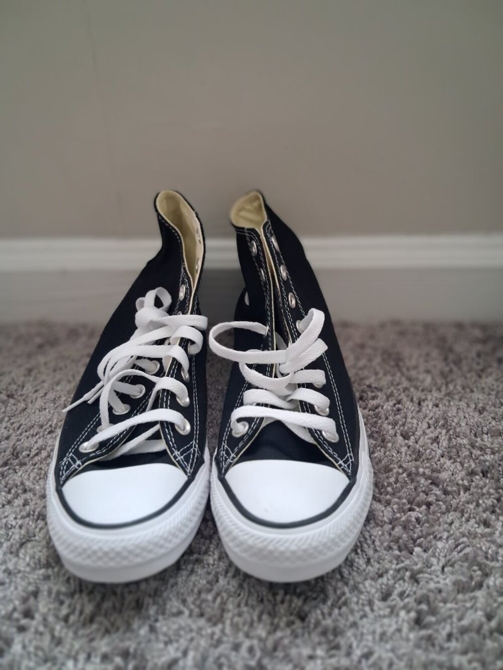 Black Converse Tennis shoe - Picture 5 of 6